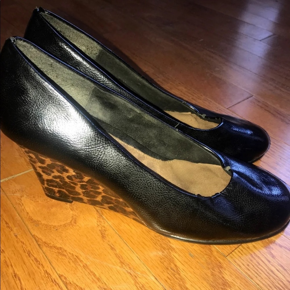 A2 Aerosoles Leopard Cheetah Print Wedge Heels 8